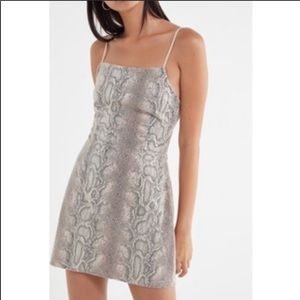 URBAN OUTFITTERS SNAKE SKIN DRESS